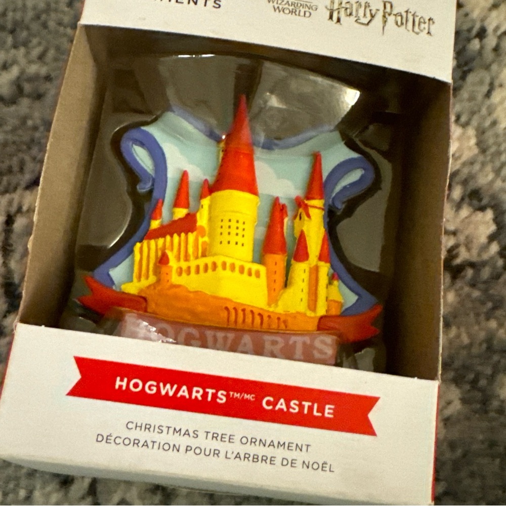 Hallmark Harry Potter Hogwarts Castle Ornament 2021 new